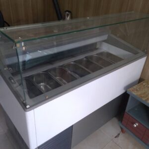 Ice cream display - የአይስክሬም ዲስፕለይ