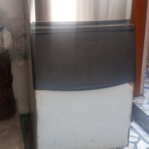 ice maker - በረዶ መስሪያ
